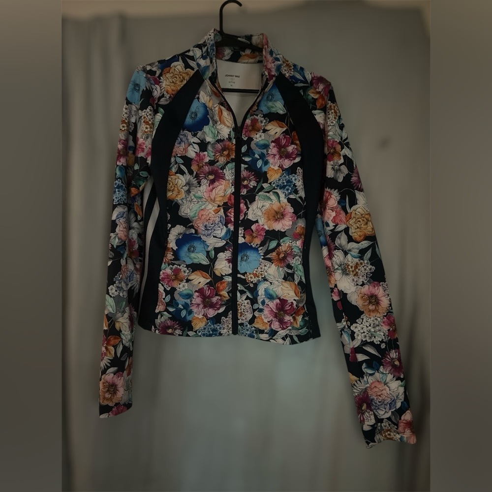 JOHNNY WAS ACTIVE WEAR JACKET. New never worn . Size Medium